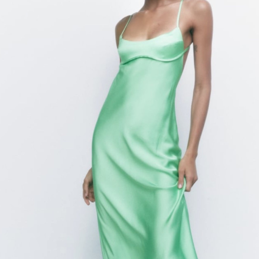 Zara satin effect cut out dress ๐ค - Picture 5 of 7